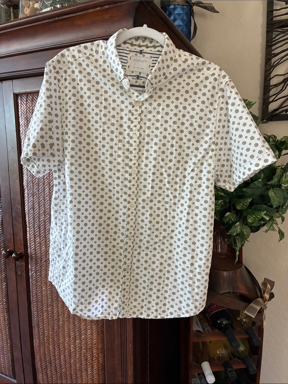 Denim & Flower White Short-Sleeve Button-Down with Brown Print